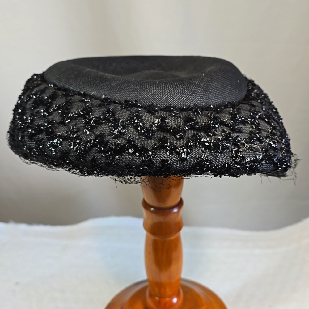 Vintage 1950s Pillbox Hat Lightweight Straw/Linen with faux bead trim